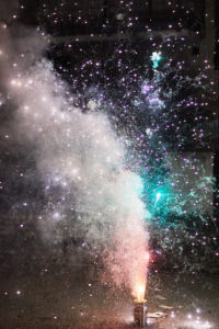 Silvesterfeuerwerk in grün und rot. Silvesterfeuerwerk in grün und rot.